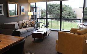 Coastal Cove Retreat - With Heated Pool Near Hot Springs & Golf